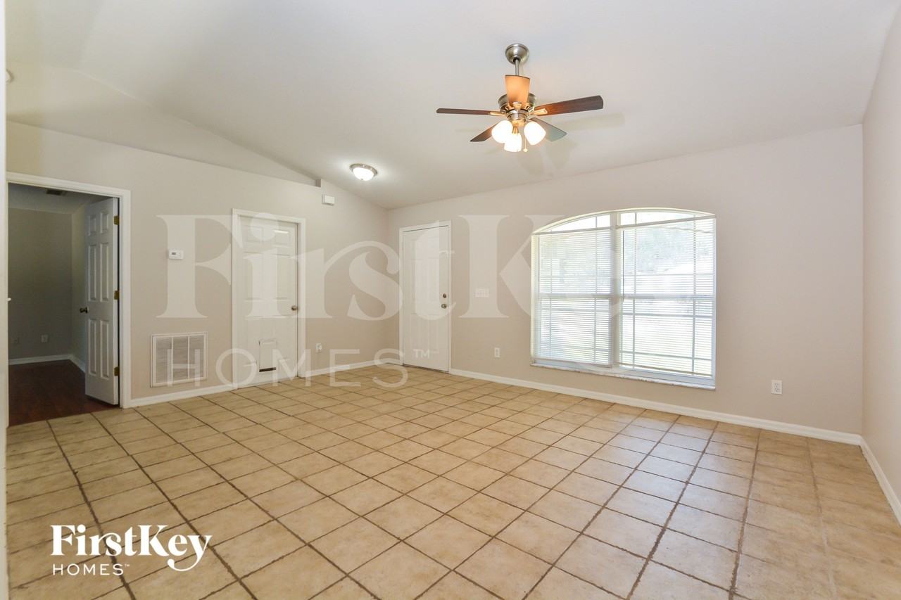 1391 W Blue Springs Ave - Photo 3 of 16