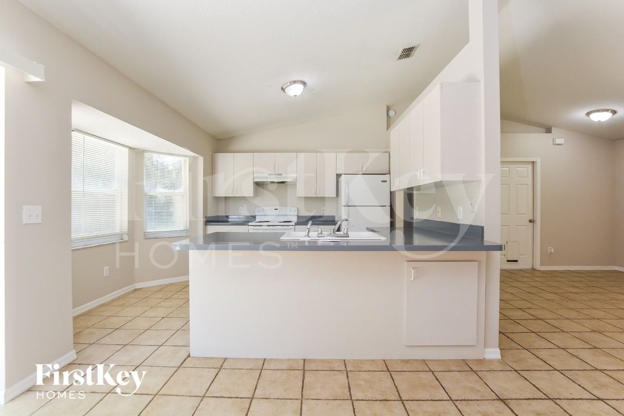 1391 W Blue Springs Ave - Photo 7 of 16