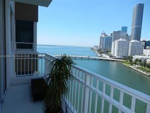 816 Brickell Key Dr - Photo 3 of 8