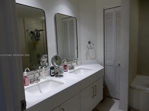 816 Brickell Key Dr - Photo 7 of 8