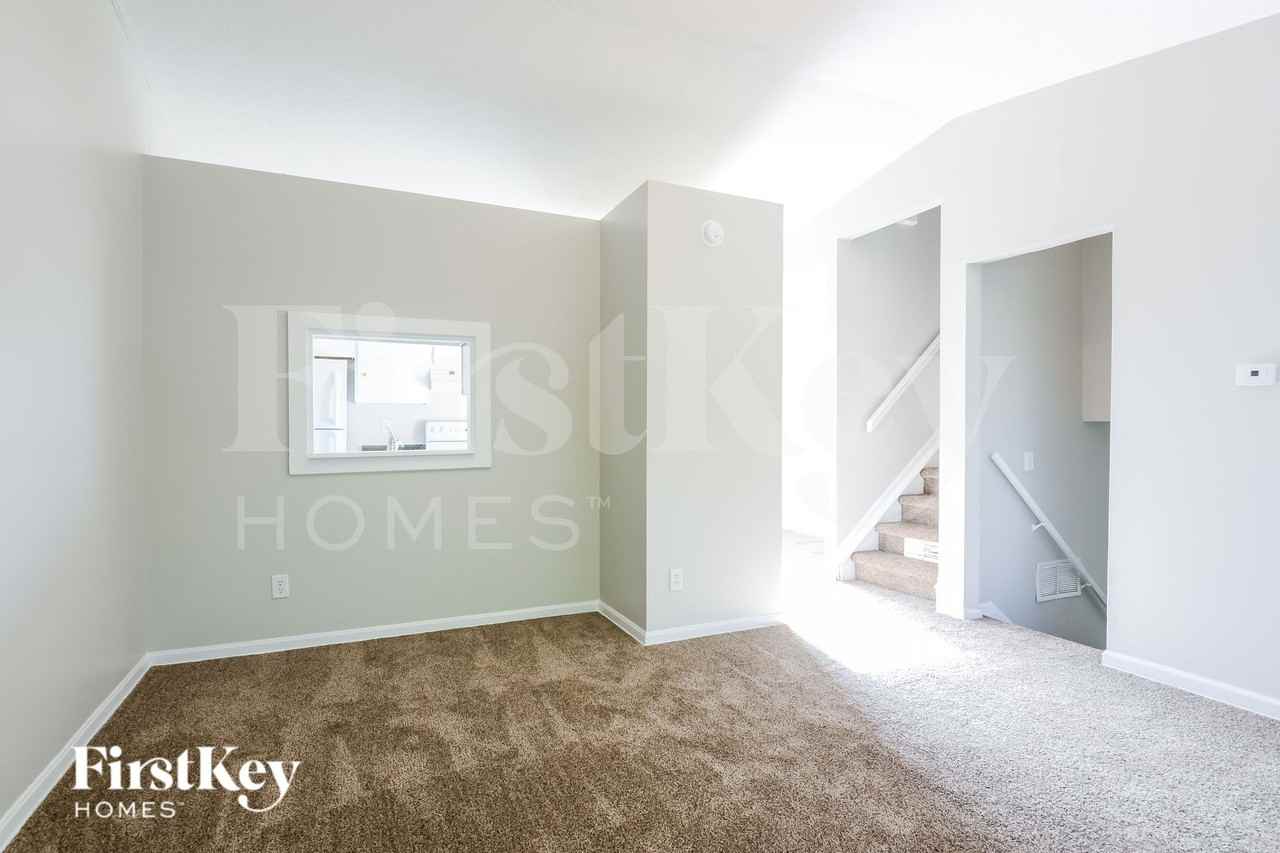 12 Country Wood Ln - Photo 4 of 16