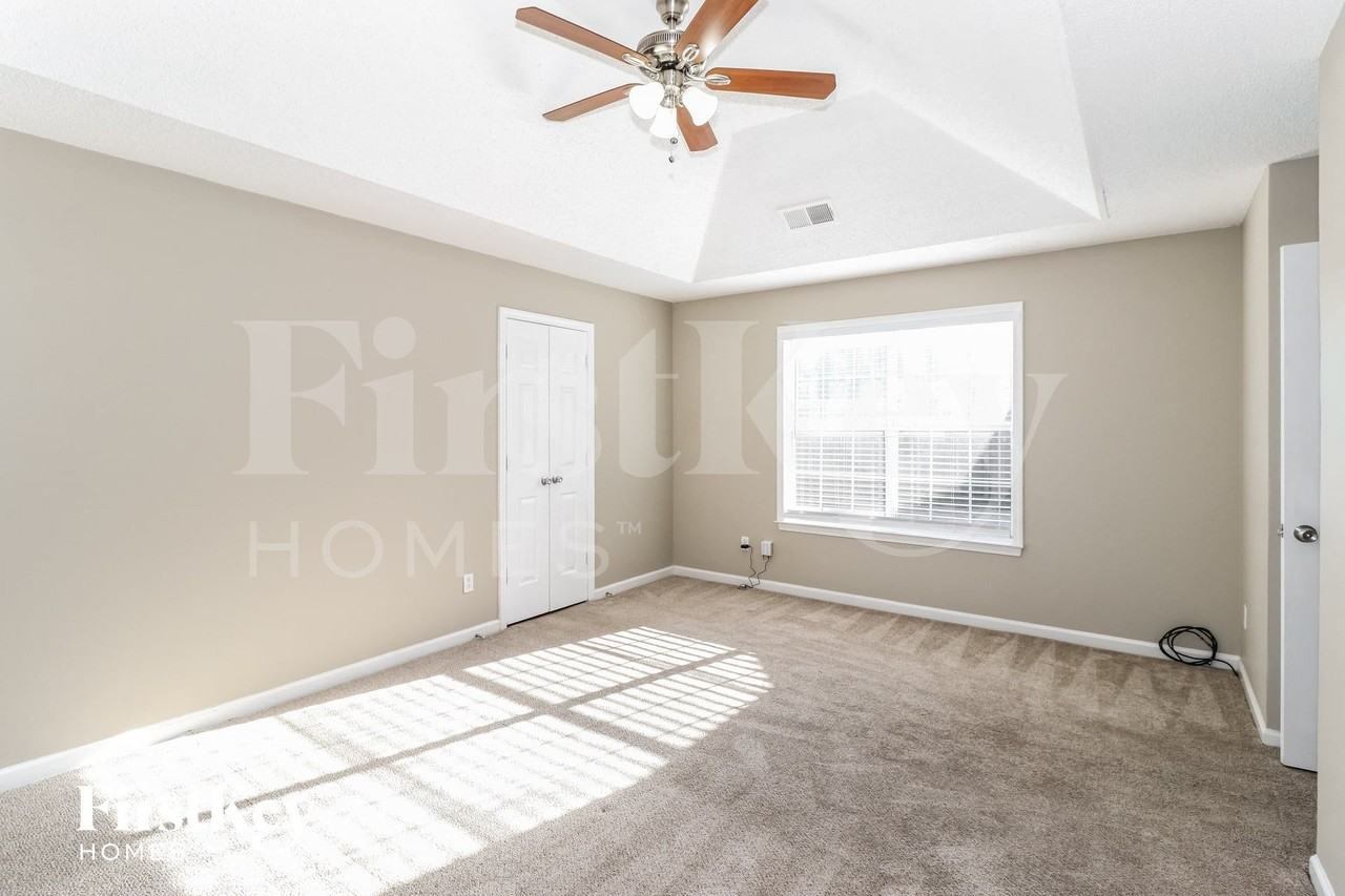 1088 Red Fern Cir W - Photo 4 of 15