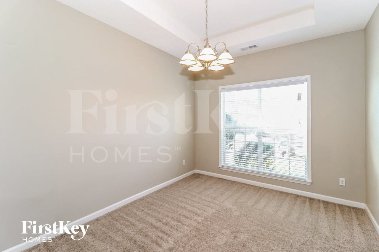 1088 Red Fern Cir W - Photo 5 of 15