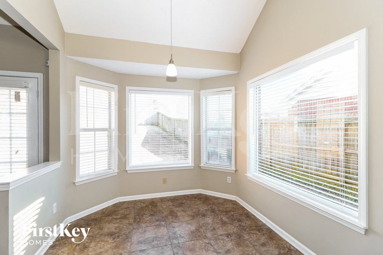 1088 Red Fern Cir W - Photo 6 of 15