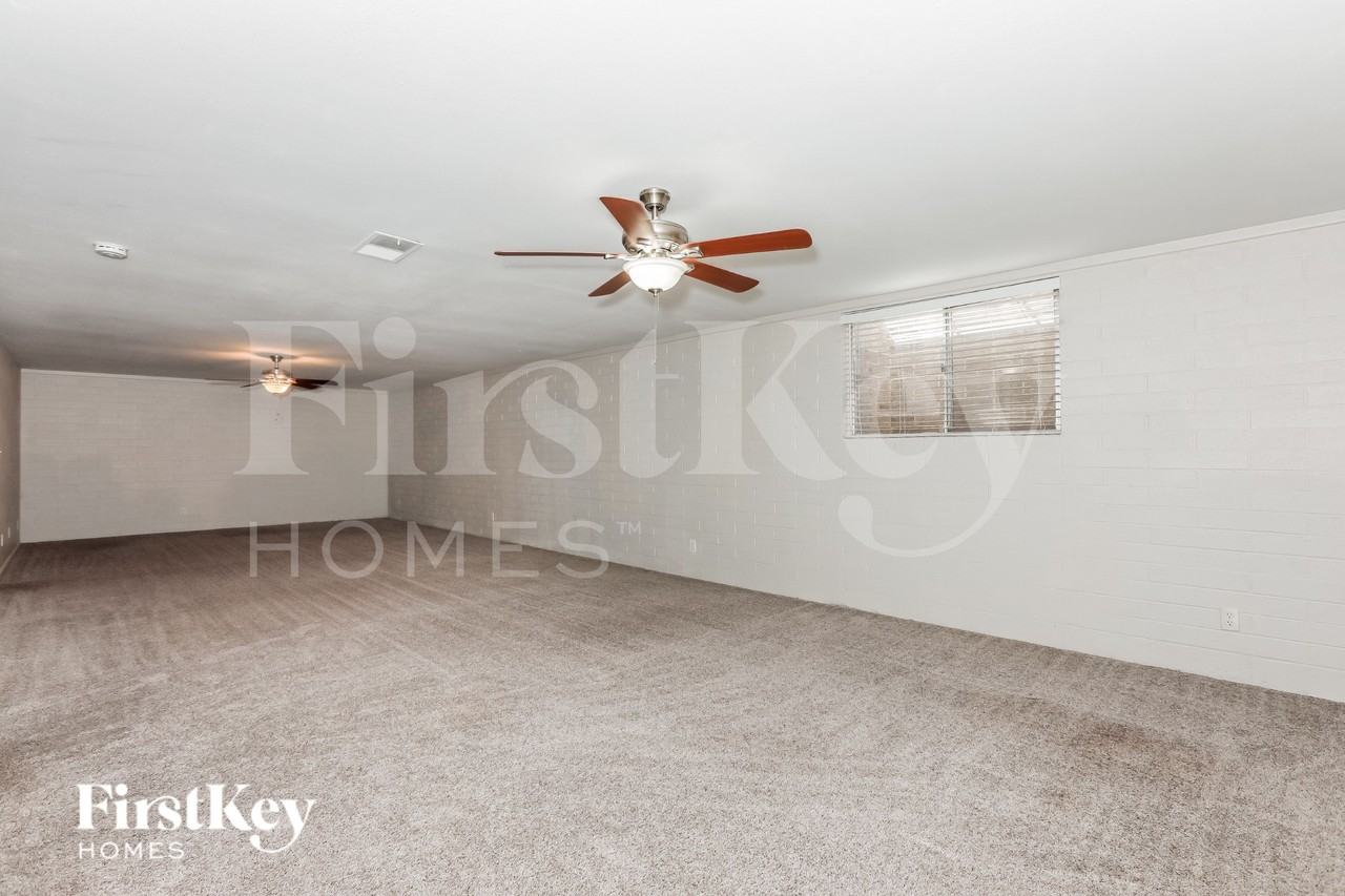1010 W 4th Pl - Photo 7 of 16
