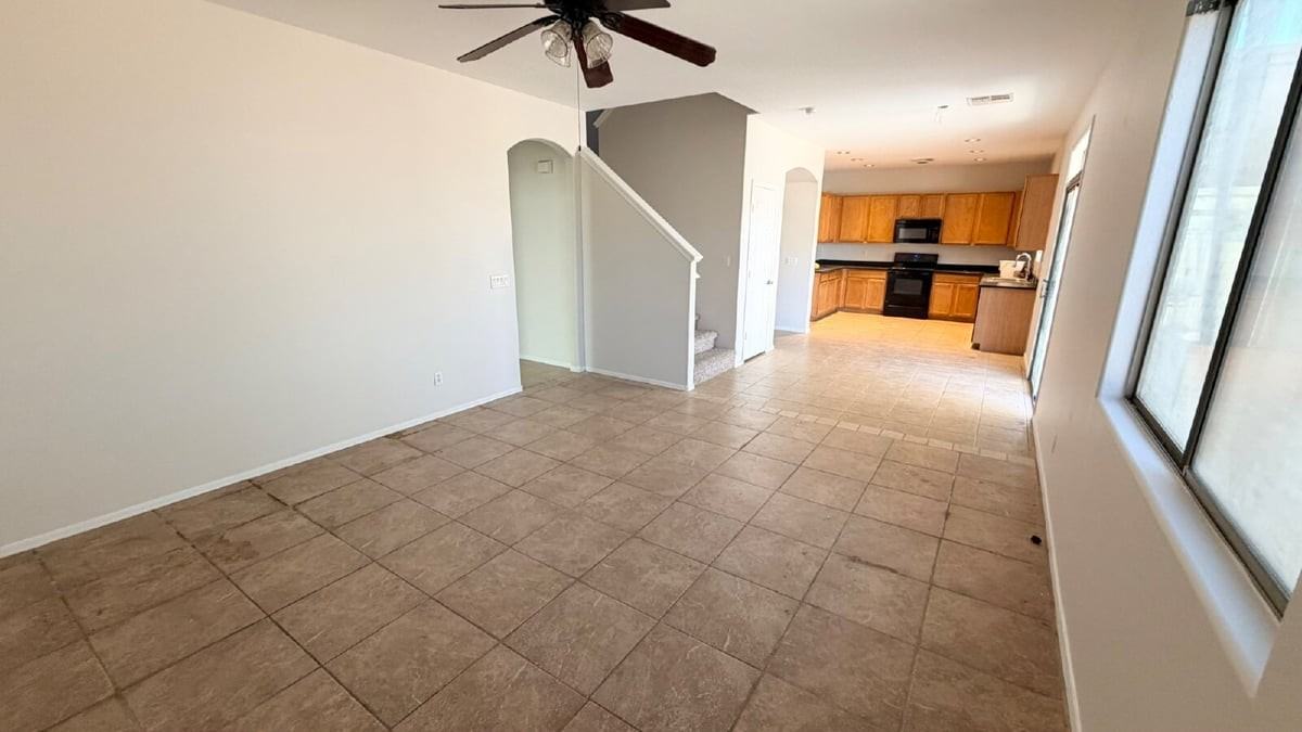 43531 W Oster Dr - Photo 4 of 16