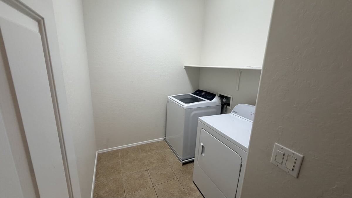 43531 W Oster Dr - Photo 7 of 16