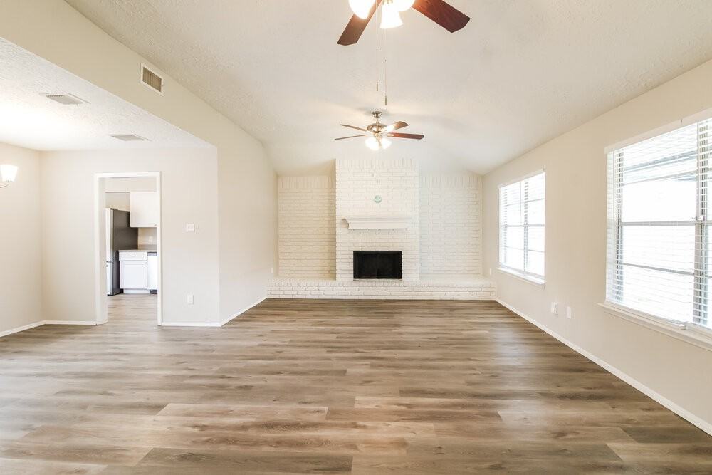 9938 Shell Rock Rd - Photo 5 of 16