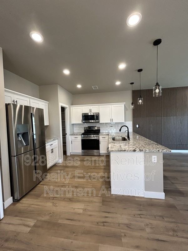 12217 Bliss Ave - Photo 2 of 24