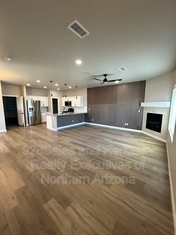 12217 Bliss Ave - Photo 5 of 24