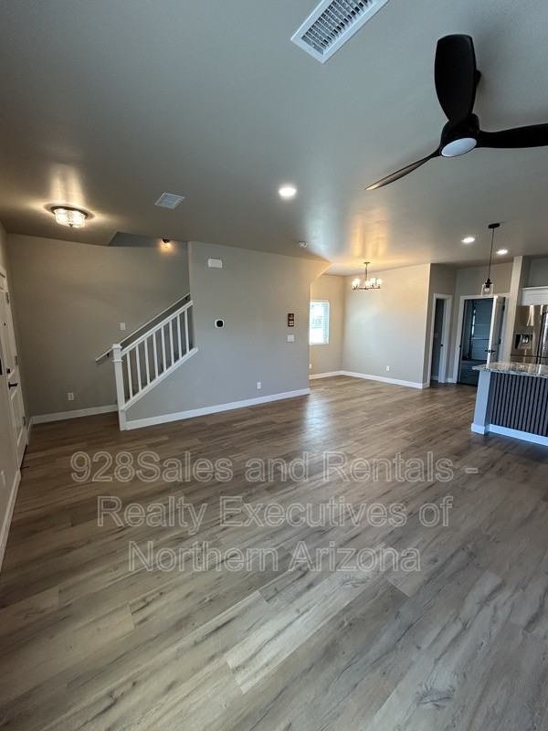 12217 Bliss Ave - Photo 7 of 24