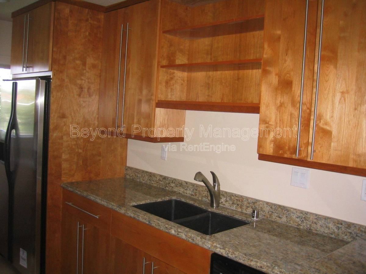 1049 Felspar St #32 - Photo 2 of 5