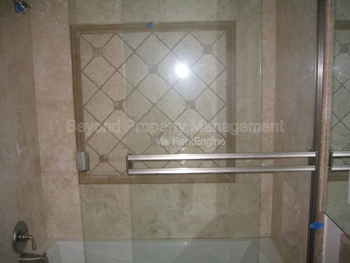 1049 Felspar St #32 - Photo 3 of 5