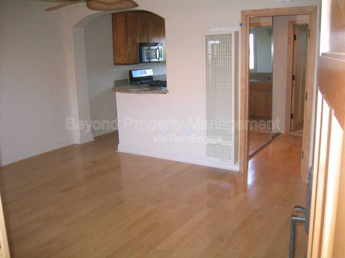 1049 Felspar St #32 - Photo 4 of 5