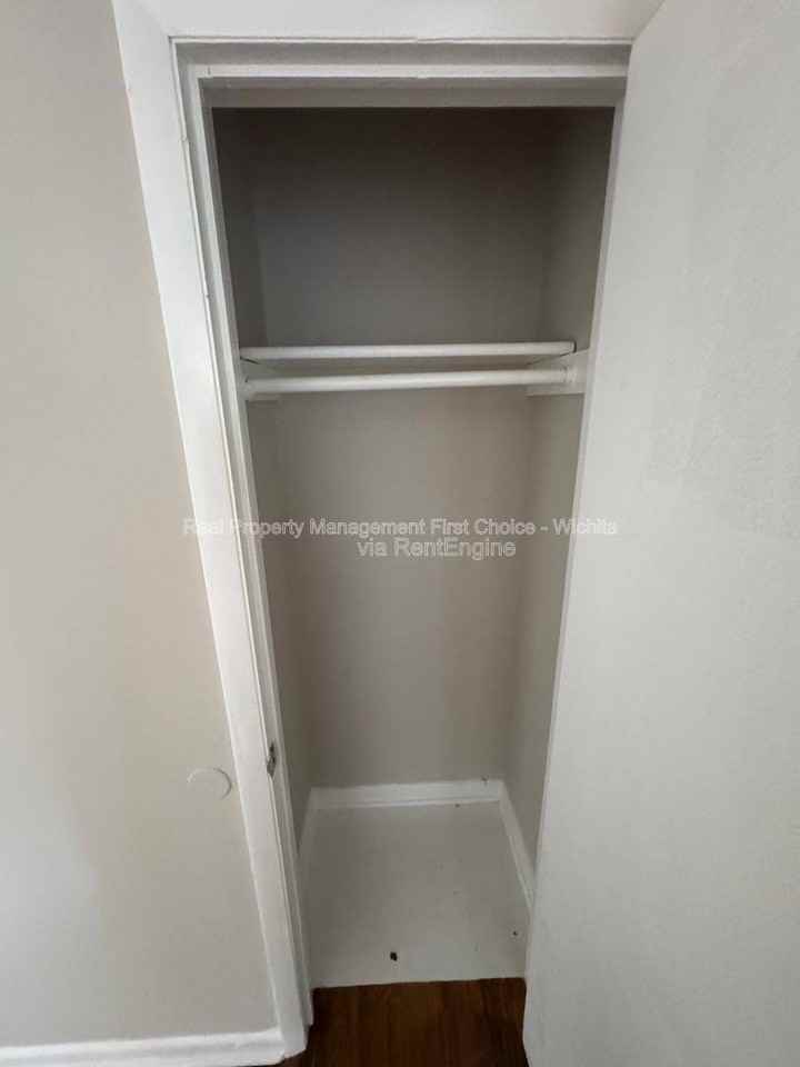 1650 S Mission Rd - Photo 3 of 10