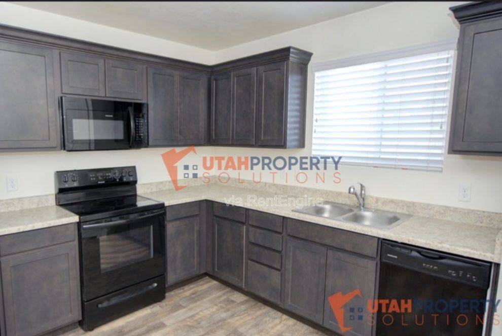 8172 N Broken Spoke Ln - Photo 4 of 10