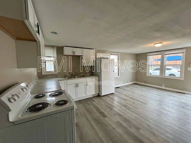1408 Holland St #A - Photo 4 of 10