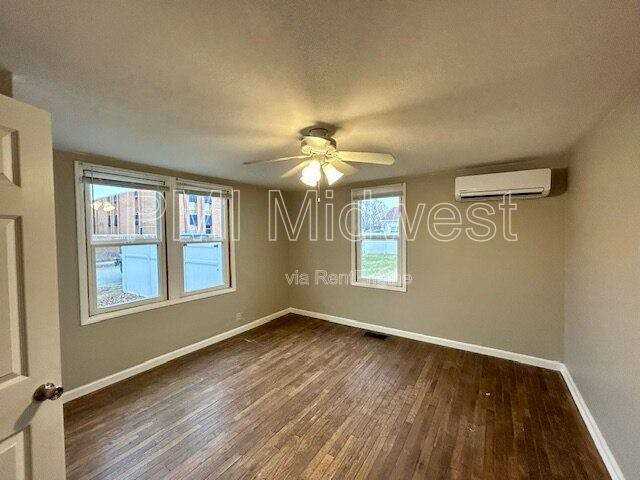 1408 Holland St #A - Photo 6 of 10