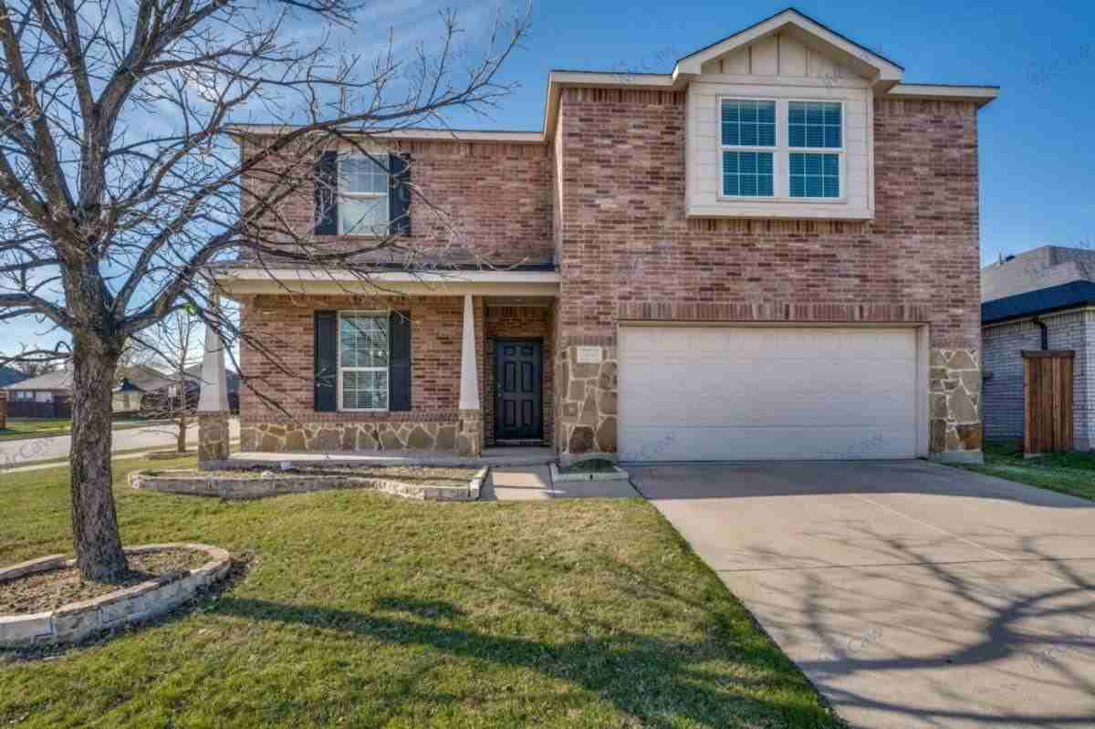 1516 Abby Creek Dr - Photo 2 of 10