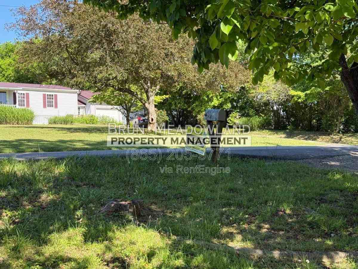 424 Patterson Rd - Photo 3 of 10