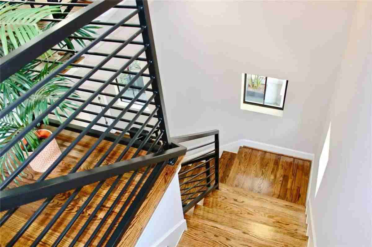 2512 Morgan St - Photo 3 of 9