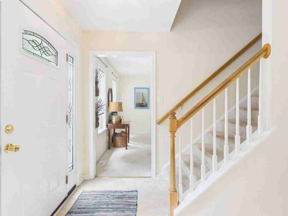 6922 Dartmouth Ave - Photo 3 of 9