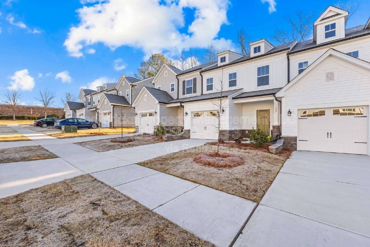 11027 Pagebrook Ln - Photo 3 of 10