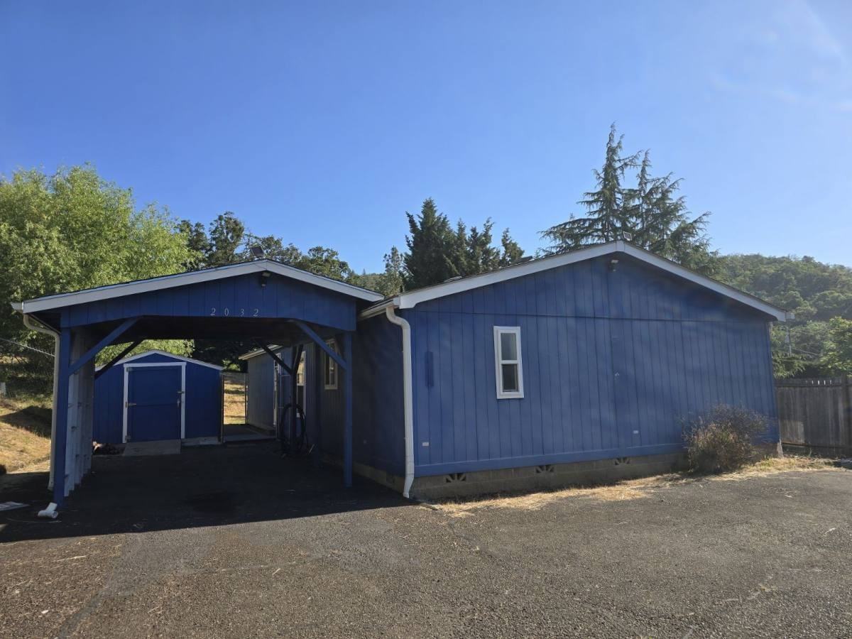 2032 Ne Klamath Ave - Photo 2 of 10