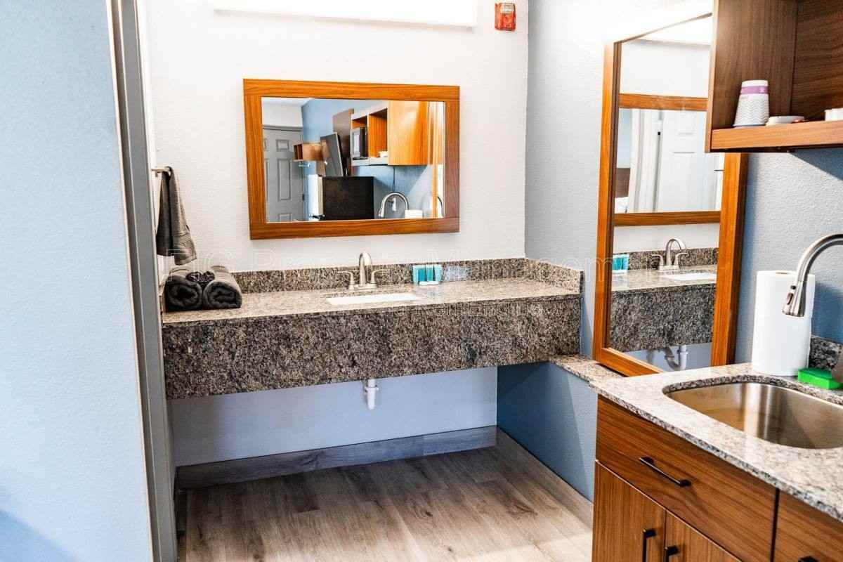 300 Merchant Dr #206 - Photo 6 of 10