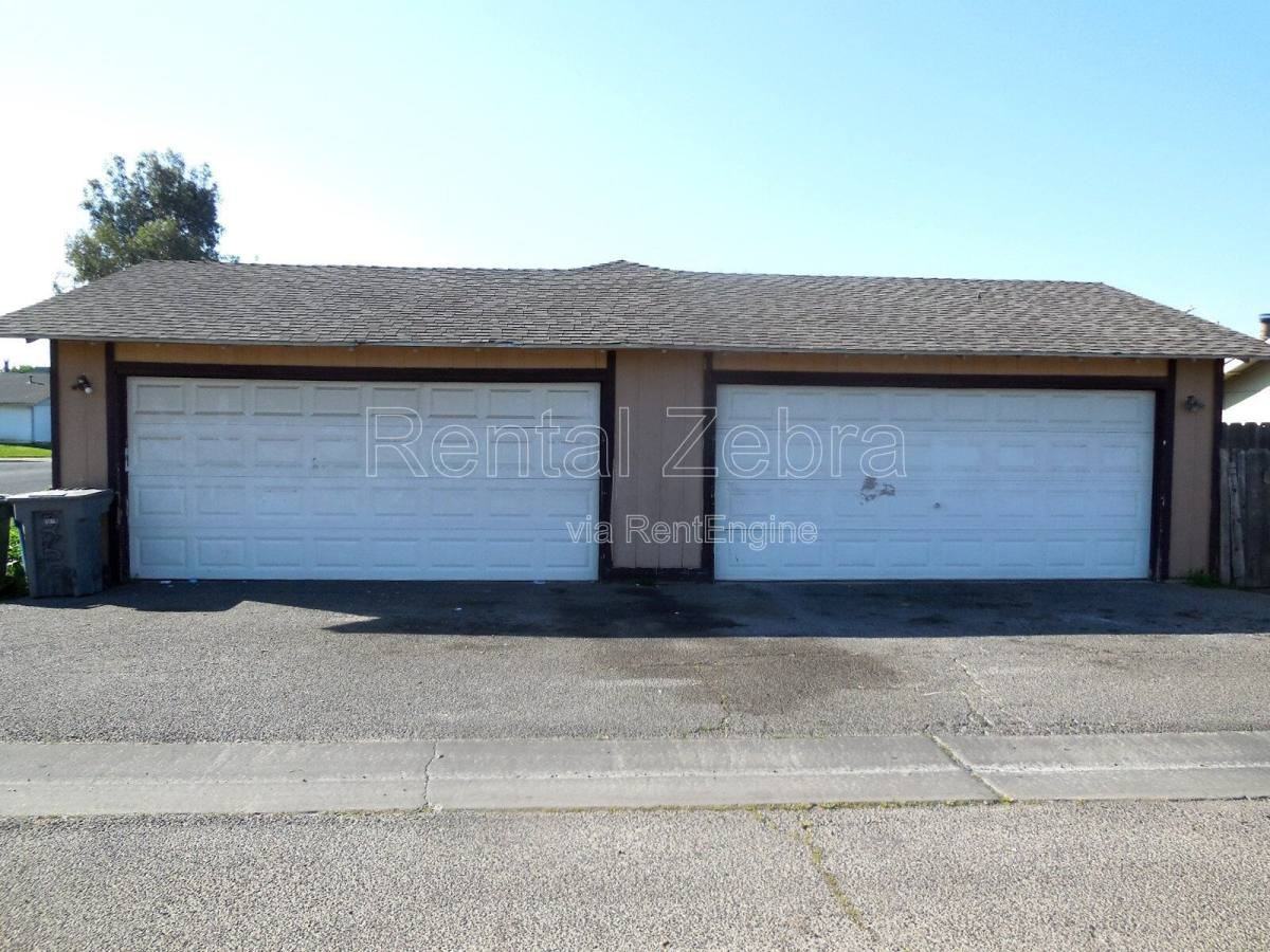 1407 Madison Ct - Photo 2 of 10