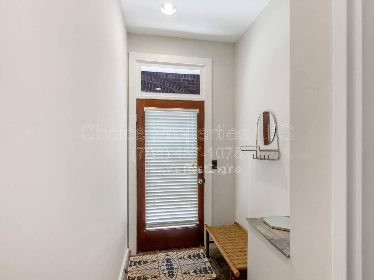 1166 Park West Dr - Photo 4 of 10