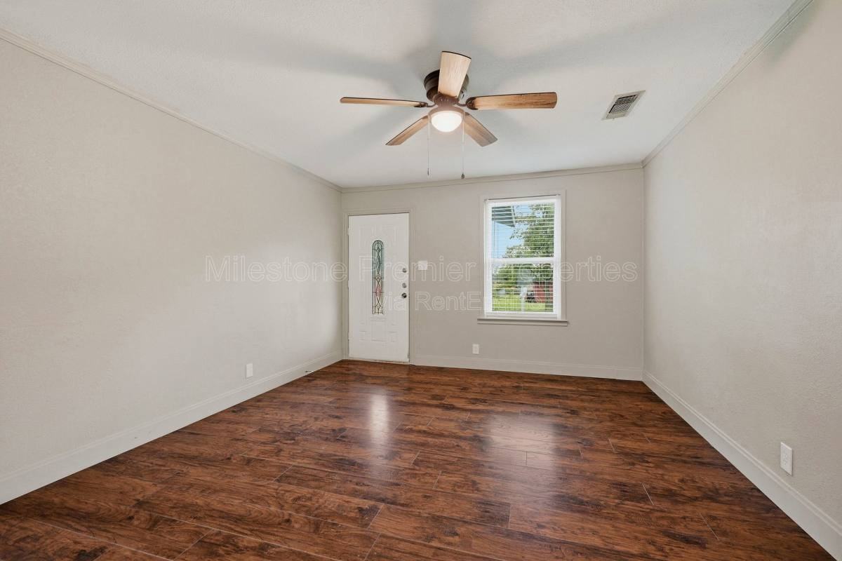 102 Bryant St - Photo 6 of 9