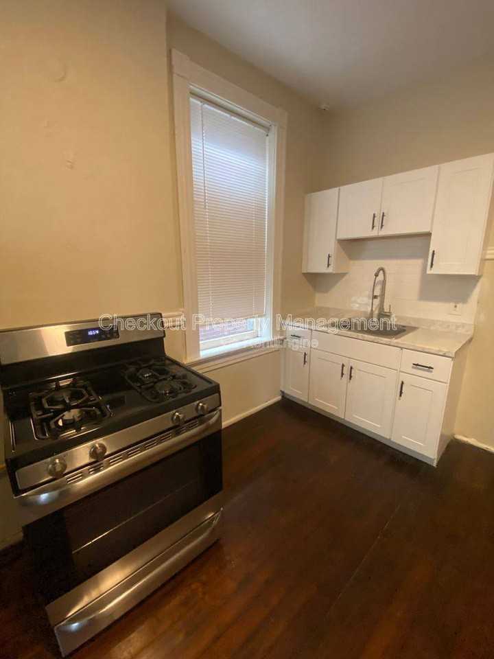 3828 Nebraska Ave - Photo 2 of 9