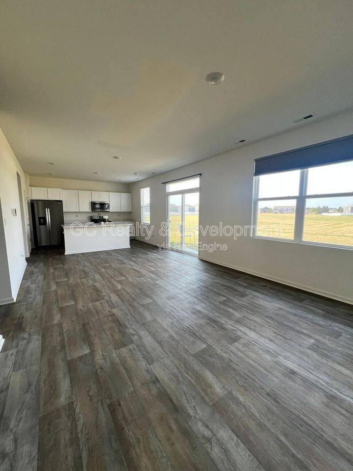 3233 Lehman Xing - Photo 3 of 10