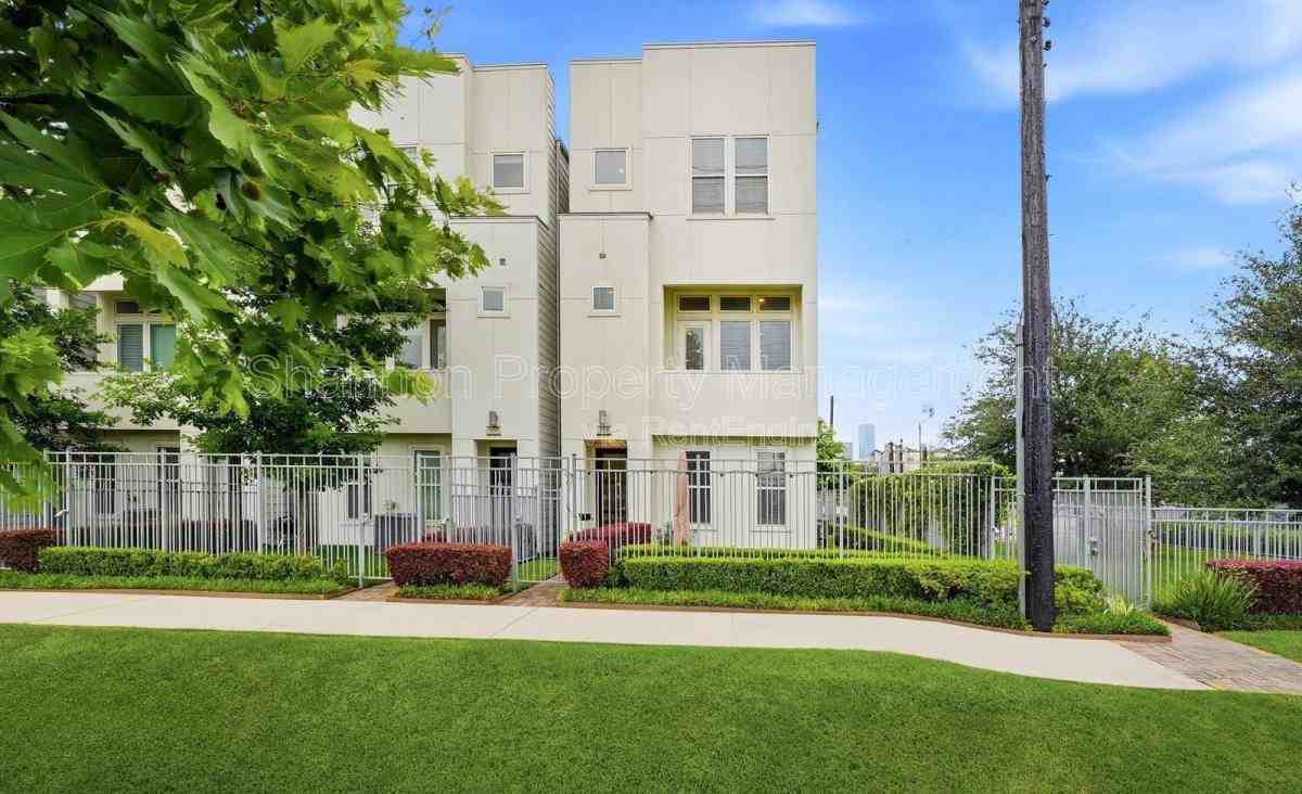 3131 Leeland St - Photo 2 of 10