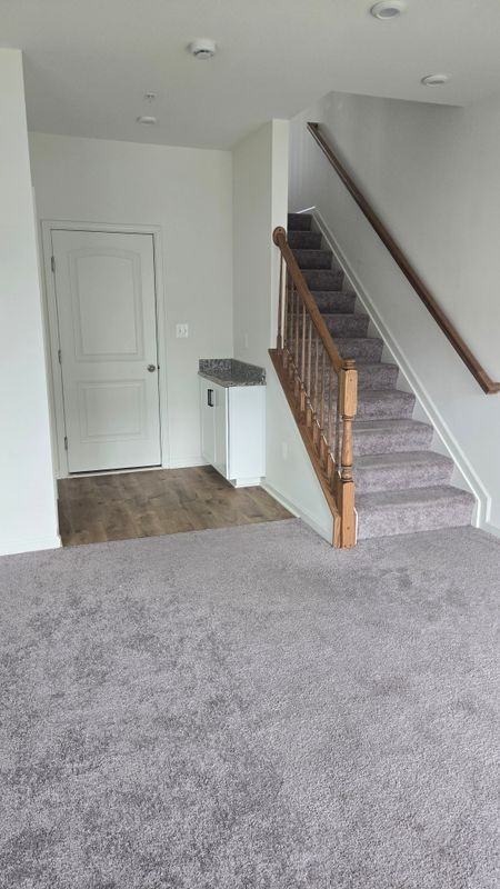 1605 Aster Ln - Photo 4 of 24