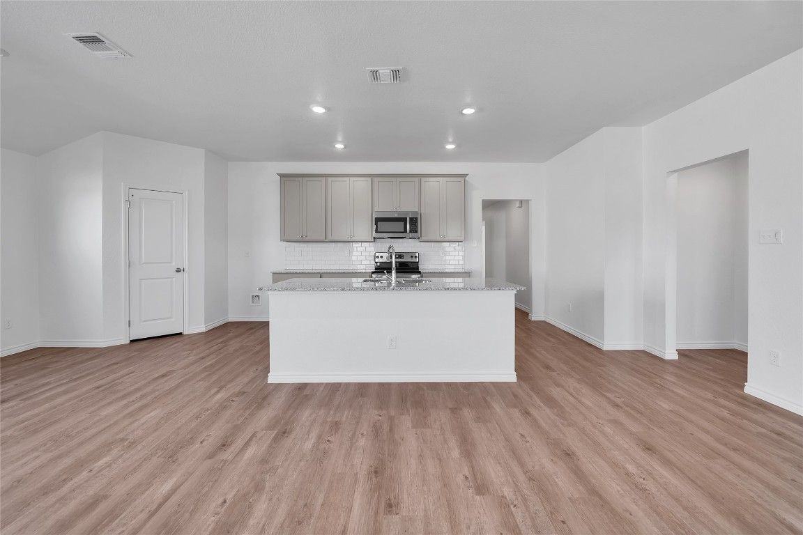 121 Maybelline Rd - Photo 2 of 15