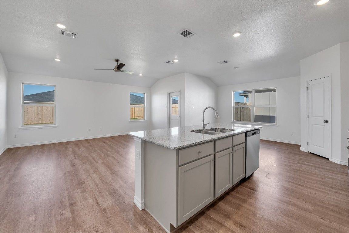 121 Maybelline Rd - Photo 4 of 15