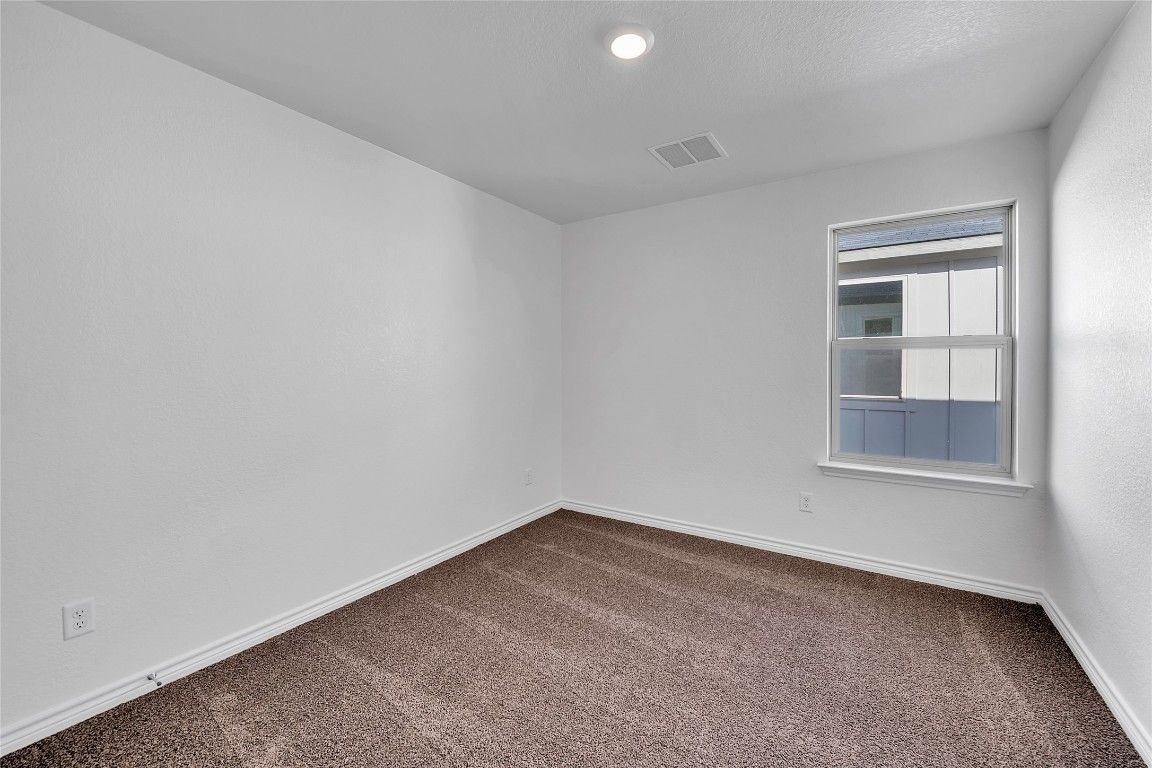 121 Maybelline Rd - Photo 7 of 15