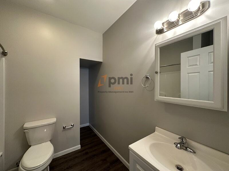 509 E Commercial Ave #1 - Photo 5 of 16