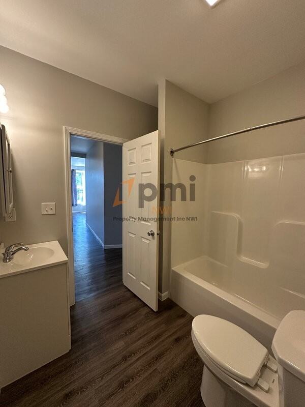 509 E Commercial Ave #1 - Photo 6 of 16