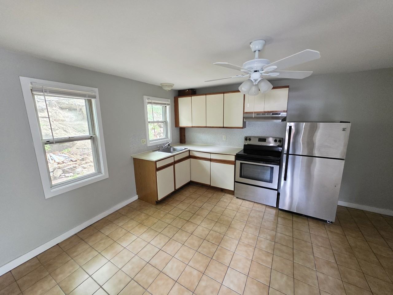 776-778 Main St - Photo 3 of 9