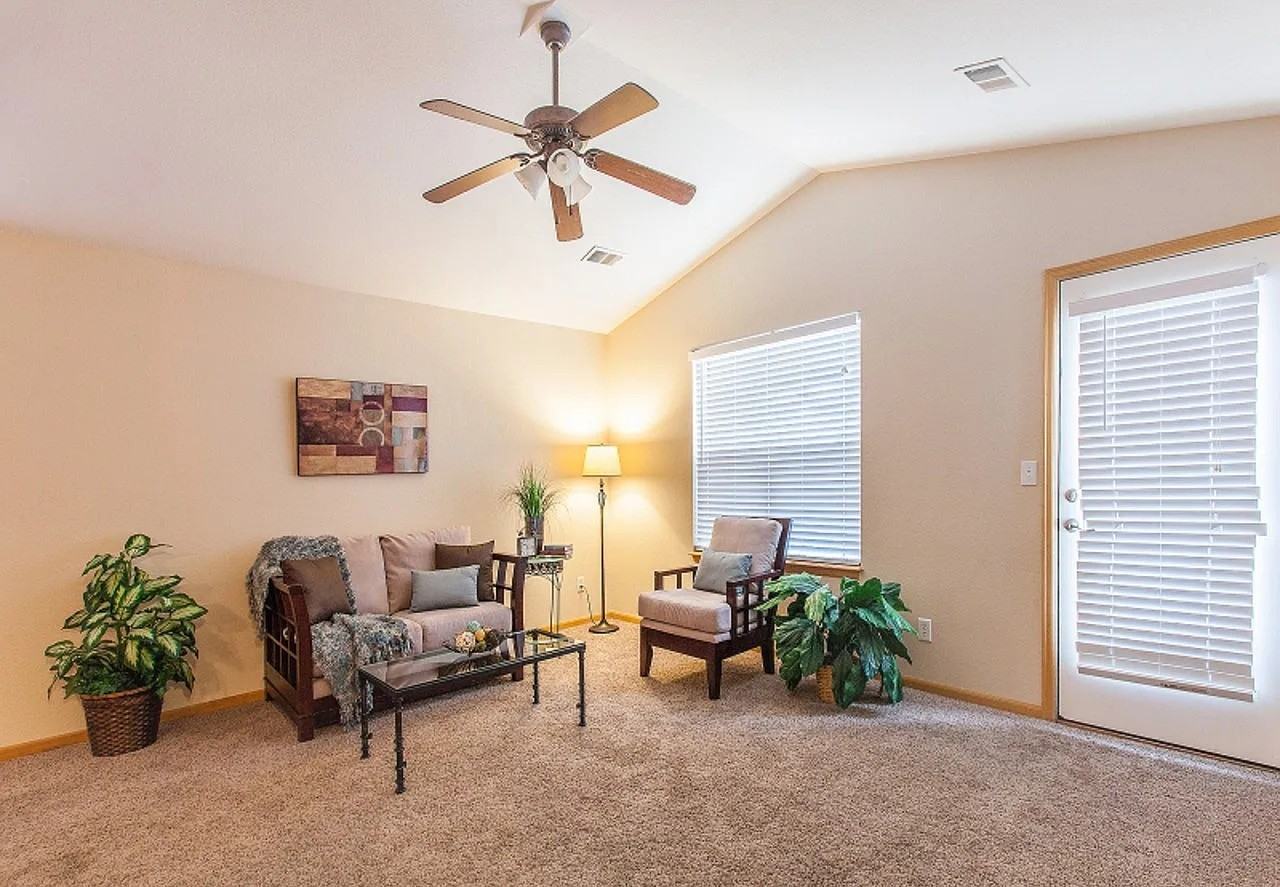 732 Glenloch Dr - Photo 5 of 16