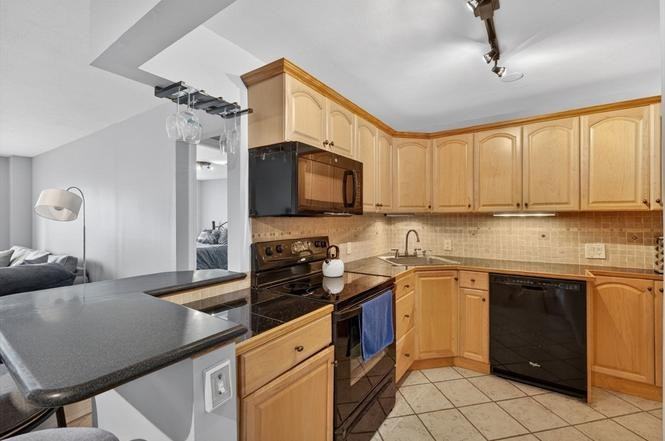 273 Cambridge Rd - Photo 6 of 16