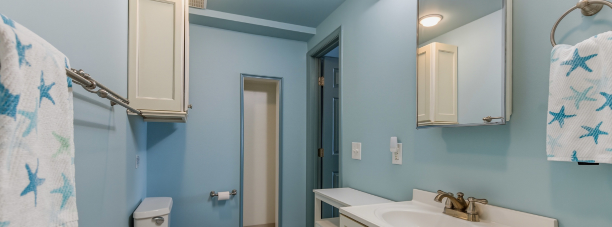 304 28th St #105 - Photo 6 of 8
