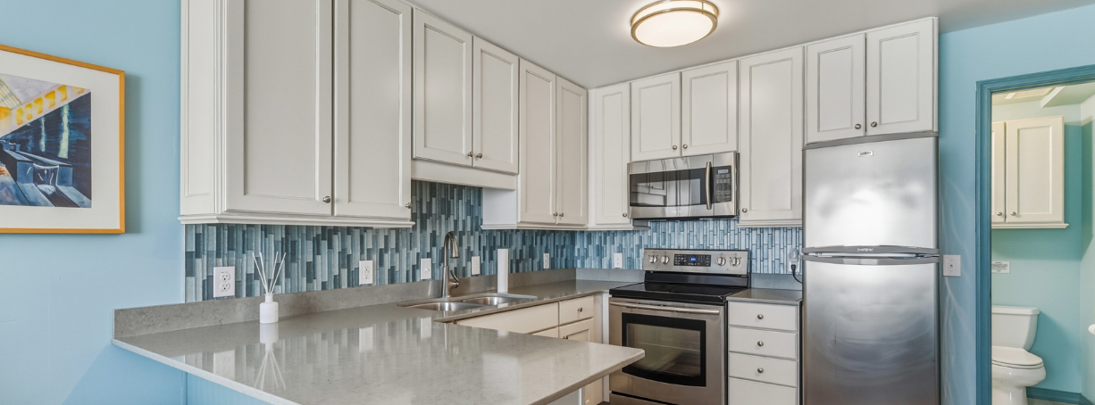304 28th St #105 - Photo 7 of 8