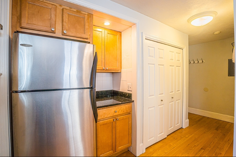 7 Mortimer Pl #2 - Photo 5 of 11