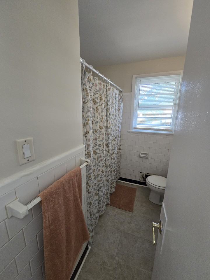 2305 Golden Rd - Photo 6 of 10