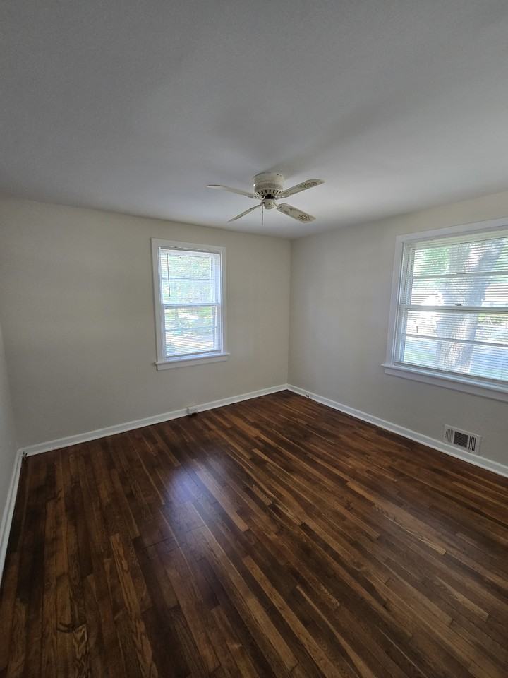 2305 Golden Rd - Photo 7 of 10