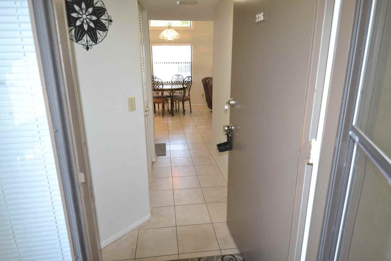 336 Woodlake Wynde - Photo 3 of 49